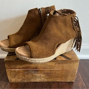 minnetonka blair wedge